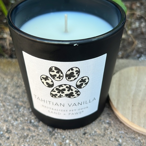 Tahitian Vanilla Scented Candle - Picture 3 of 8